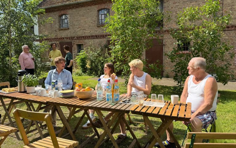 Filmdreh in Nossendorf Filmdreh im Garten vom Nosse Kulturtreff in Nossendorf.