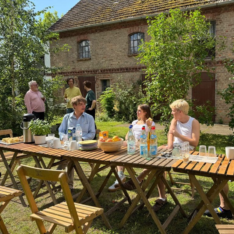 Filmdreh im Garten vom Nosse Kulturtreff in Nossendorf.